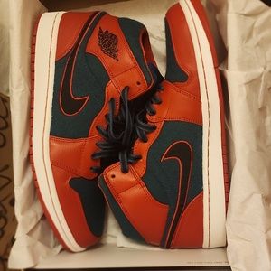 NIB!! Jordan 1 Christmas edition